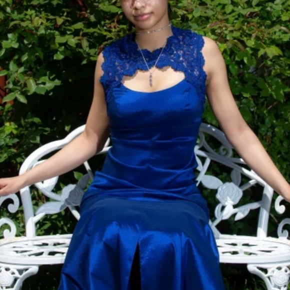 Xscape Mermaid Gown - Picture 2 of 16